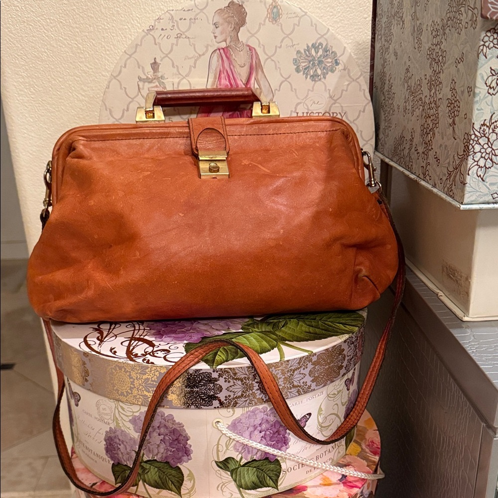 Elegant Brown Satchel Leather Handbag